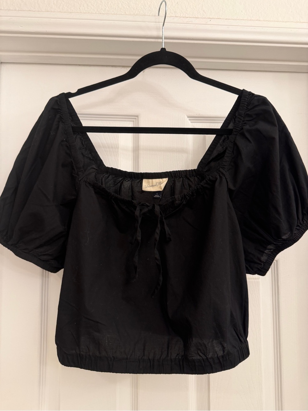 Universal Thread Black Puff Sleeve Crop Top